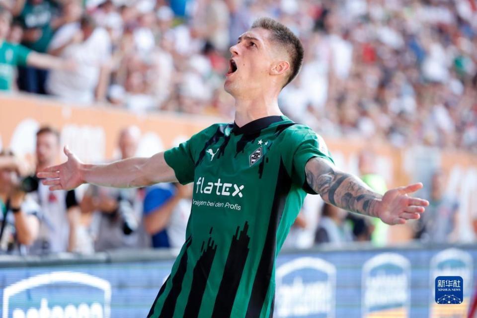 门兴格拉德巴赫队在比赛中取得重要胜利 门兴格拉德巴赫队在比赛中取得重要胜利