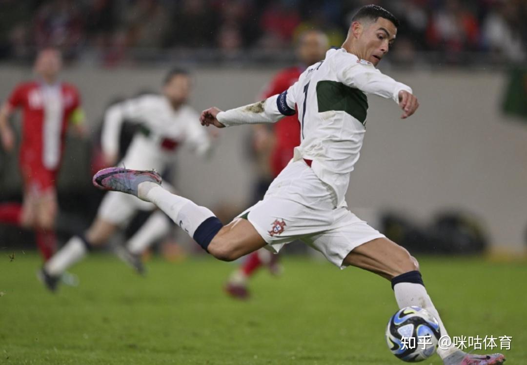 葡萄牙大胜卢森堡,提前锁定欧洲杯资格 葡萄牙大胜卢森堡,提前锁定欧洲杯资格