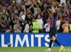 Scout巅峰对决,莱万多夫斯基与90激战雄鹿分钟,势不可挡胜负难料! Scout巅峰对决,莱万多夫斯基与90激战雄鹿分钟,势不可挡胜负难料!