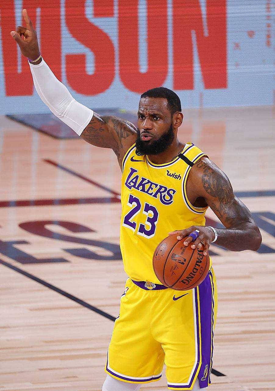 詹姆斯迎来十赛季高光表现,快船球迷沸腾!的简单介绍 詹姆斯迎来十赛季高光表现,快船球迷沸腾!的简单介绍