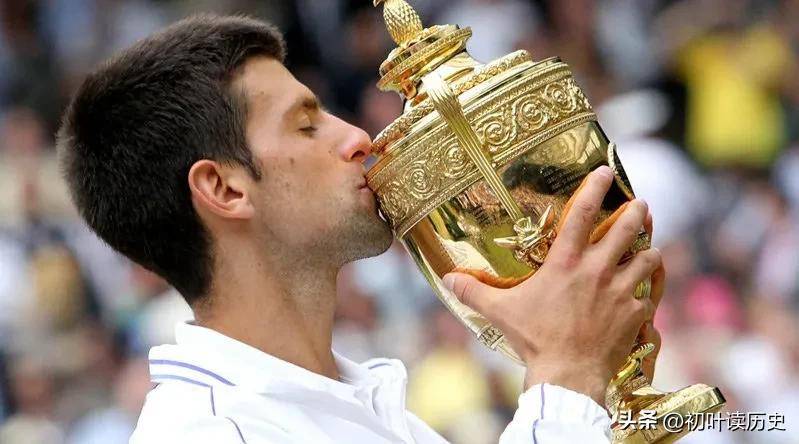 费德勒回归赛场,问鼎冠军首场状态亮眼,加拿大队观众沸腾! 费德勒回归赛场,问鼎冠军首场状态亮眼,加拿大队观众沸腾!